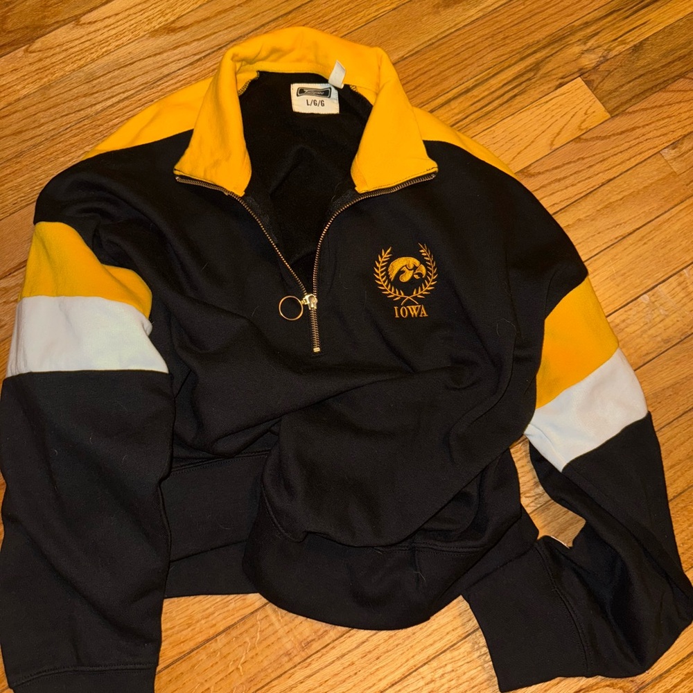 Women’s Iowa Hawkeyes Sweatshirt